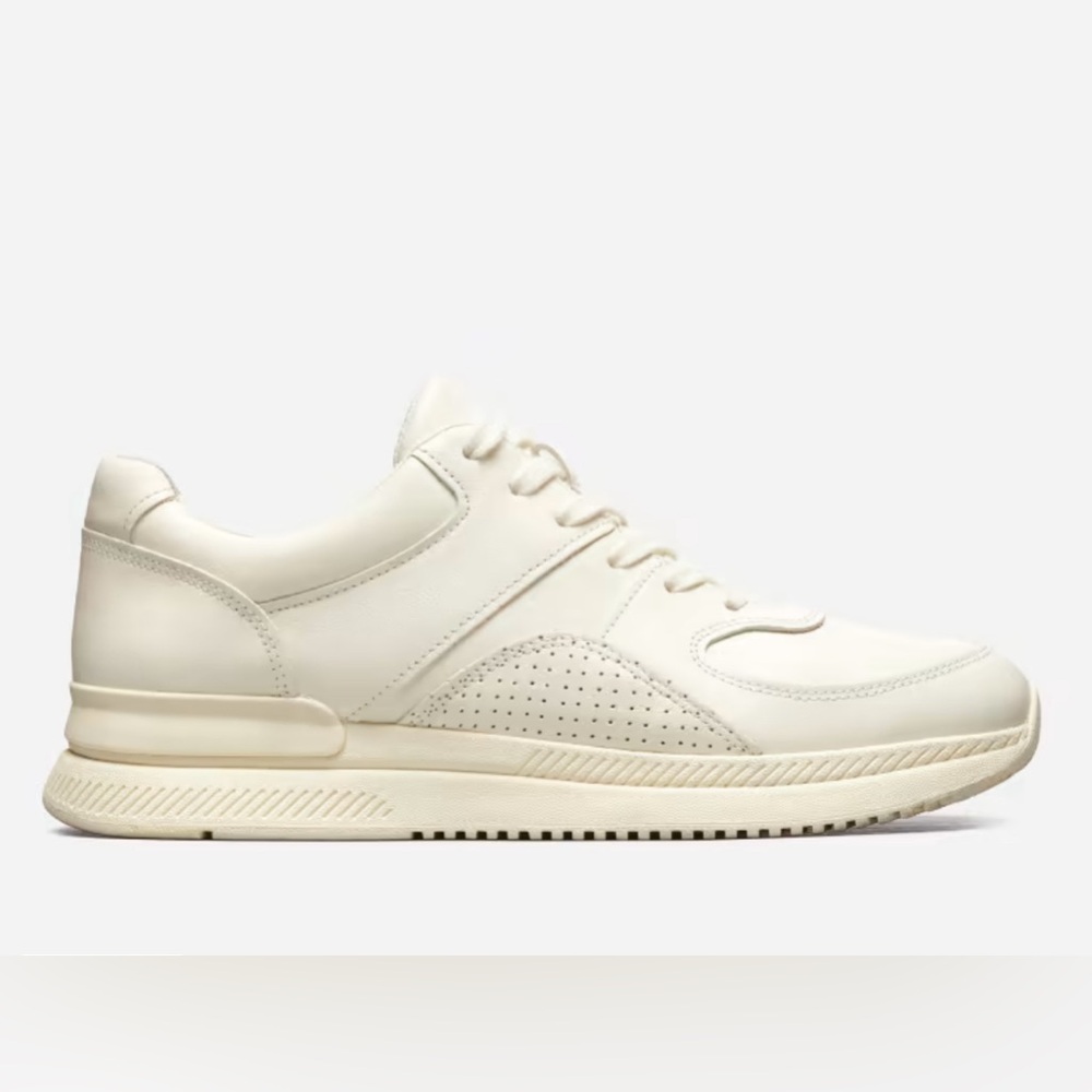 Everlane The Trainer — Off white leather sneaker